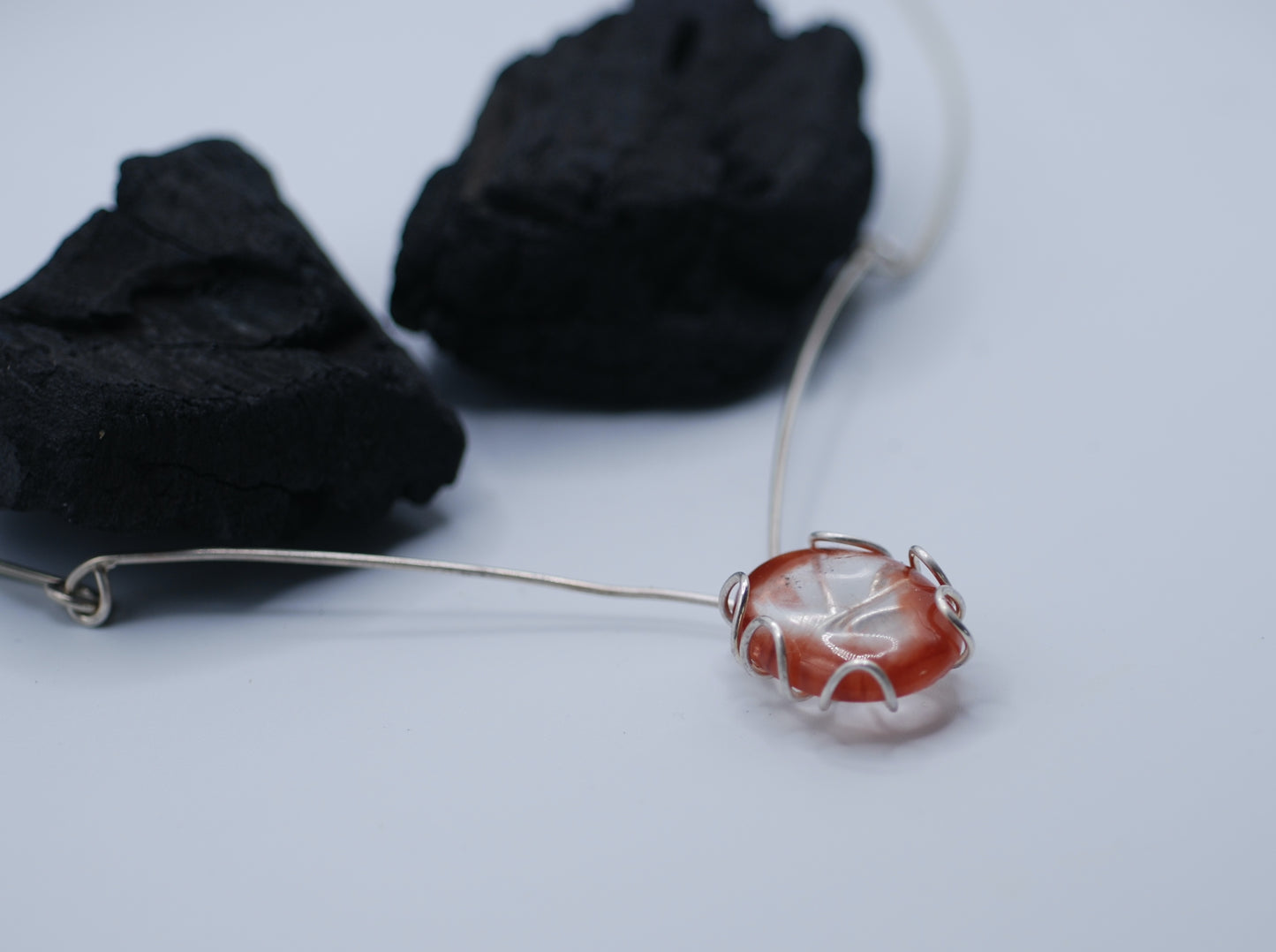 Wired necklace with oval gemstone