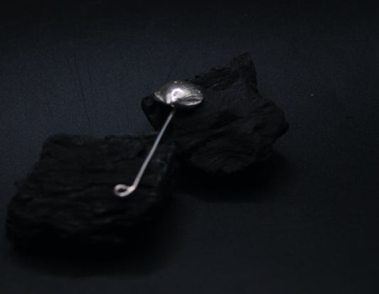 Shell lapel pin